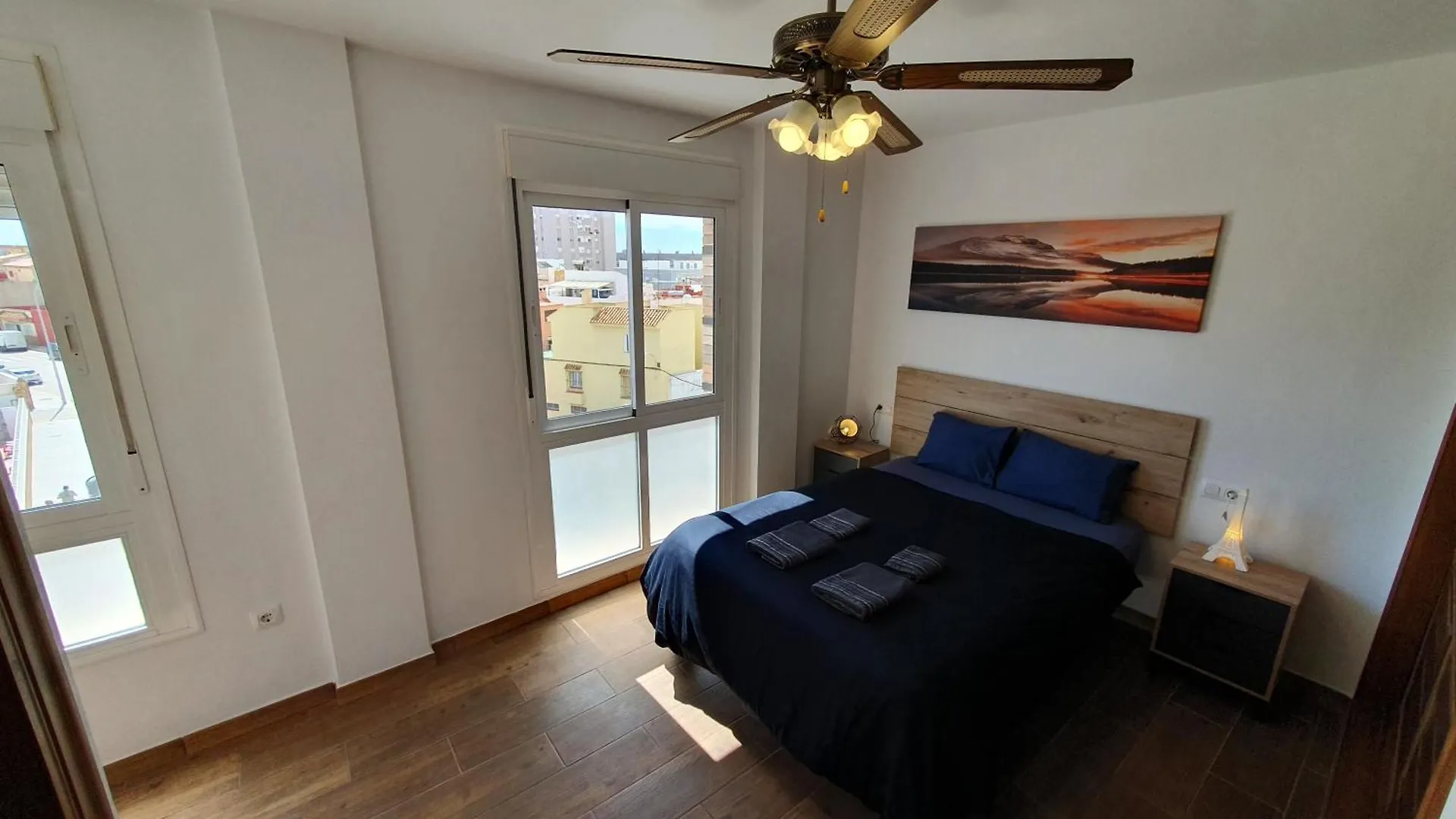 3E, 56M2, 1 Dormitorio, 4 Huespedes, Wifi Gratis La Linea de la Concepcion Spain