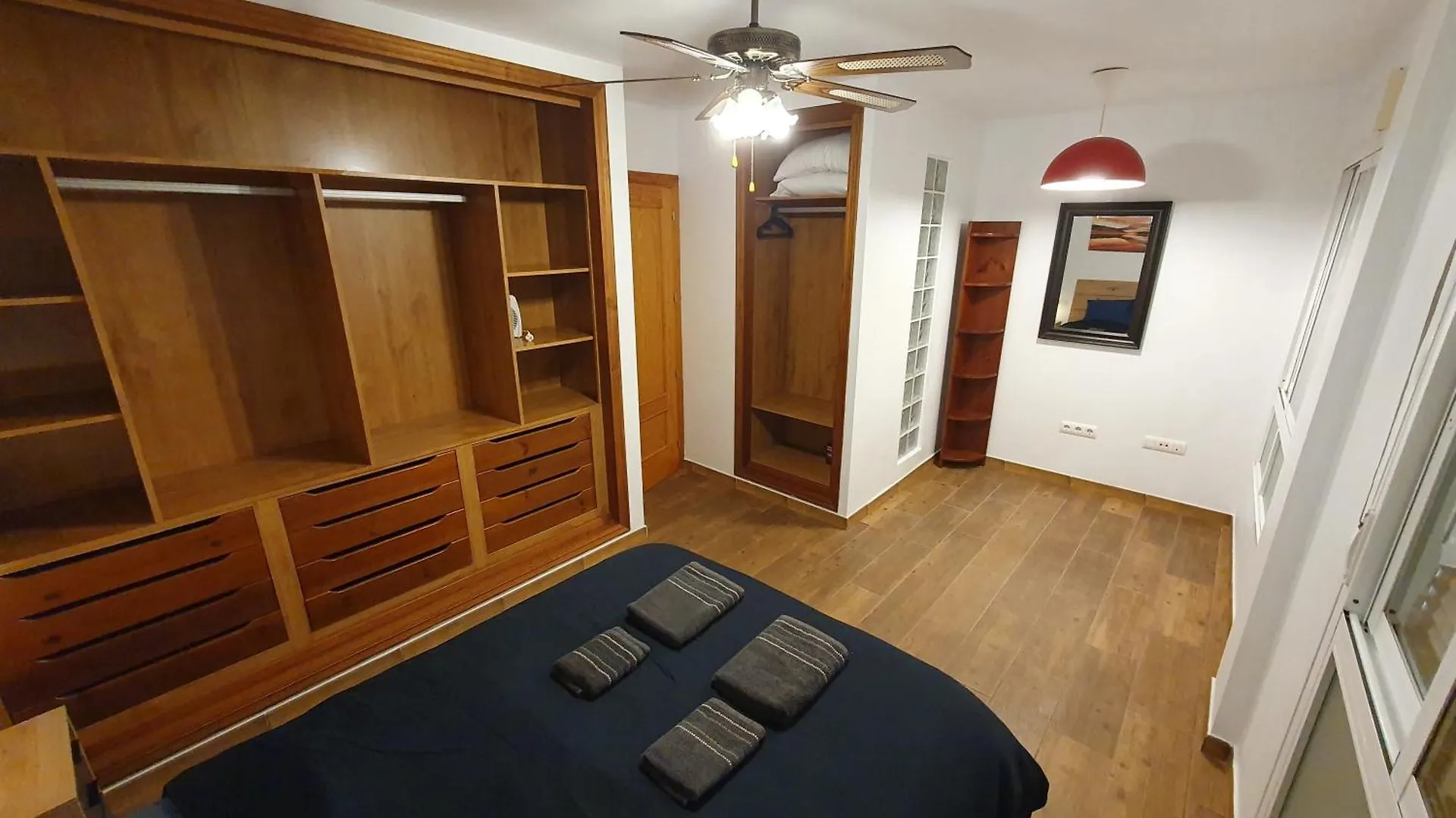 Apartment 3E, 56M2, 1 Dormitorio, 4 Huespedes, Wifi Gratis La Linea de la Concepcion