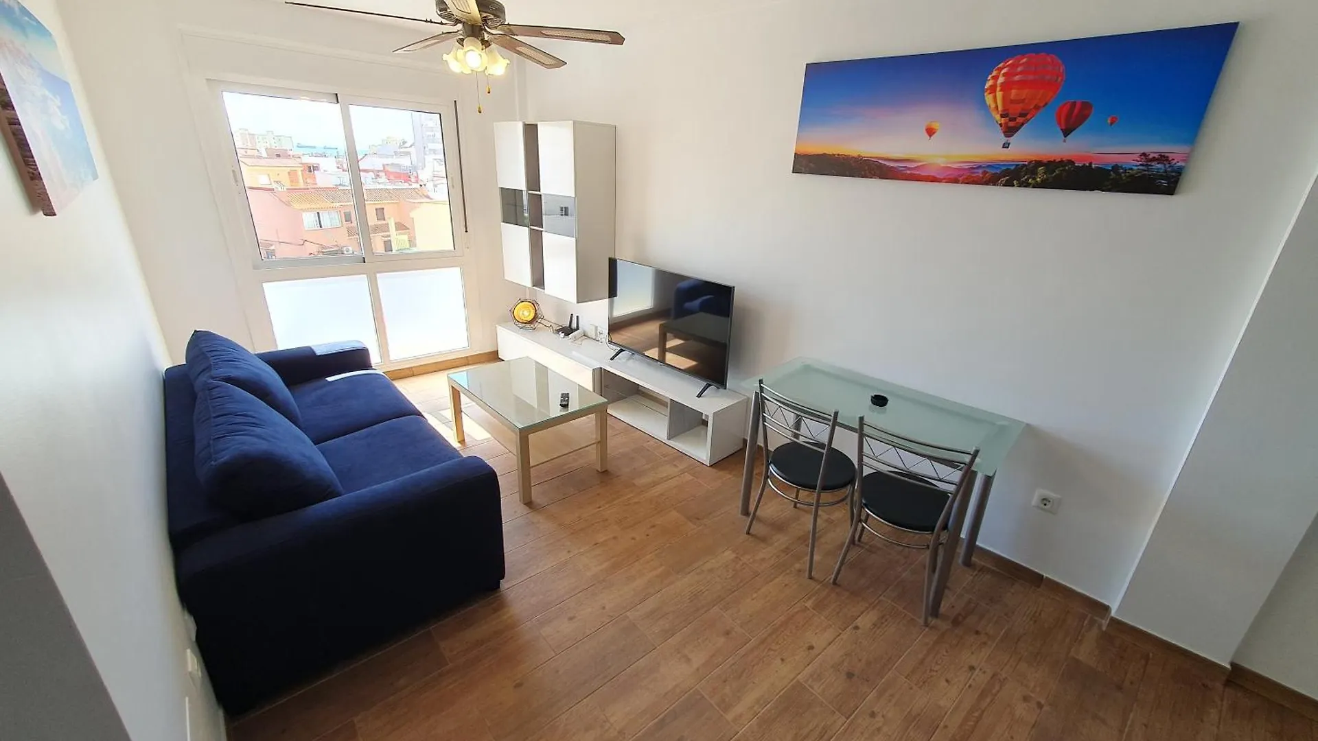 3E, 56M2, 1 Dormitorio, 4 Huespedes, Wifi Gratis La Linea de la Concepcion Spain