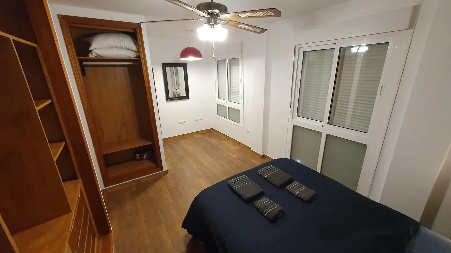 Appartamento 3E, 56M2, 1 Dormitorio, 4 Huespedes, Wifi Gratis La Línea de la Concepción